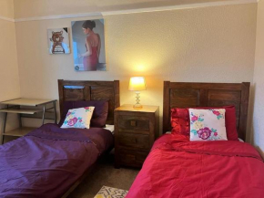 North Wales Holiday Accomodation with Free parking & WiFi